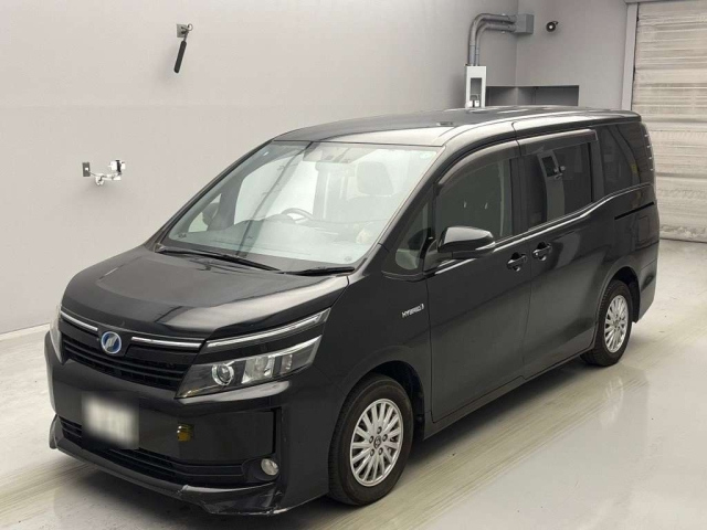 TOYOTA VOXY 2015
