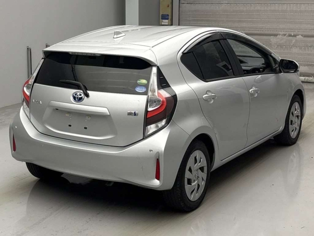 TOYOTA AQUA 2020