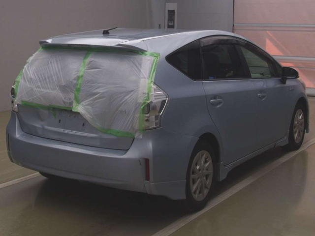 TOYOTA PRIUS ALPHA 2011