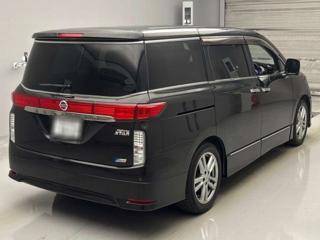 NISSAN ELGRAND 2011
