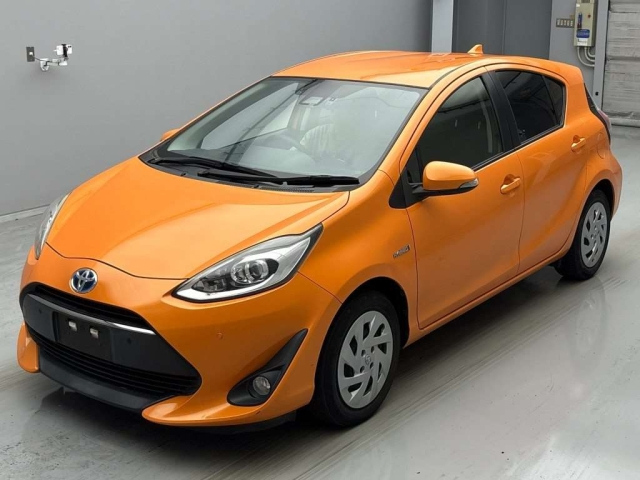 TOYOTA AQUA 2018