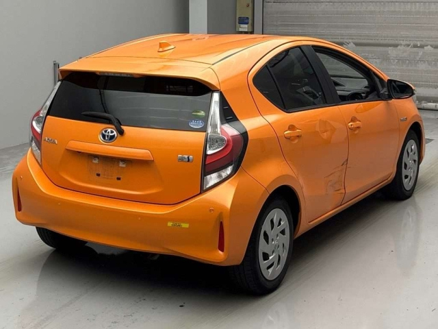 TOYOTA AQUA 2018