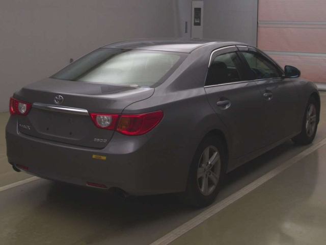 TOYOTA MARK X 2011
