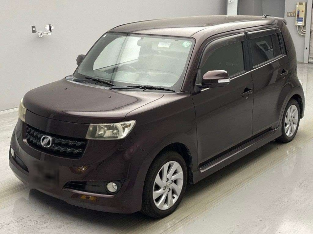 TOYOTA BB 2012