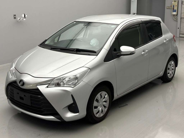 TOYOTA VITZ 2018