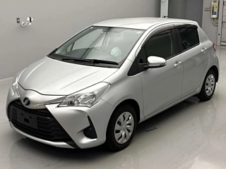 TOYOTA VITZ 2018