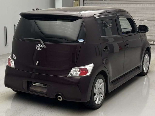 TOYOTA BB 2012