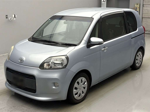 TOYOTA PORTE 2013