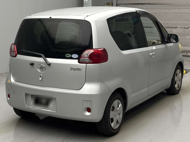 TOYOTA PORTE 2010