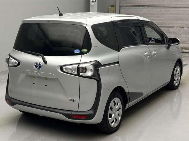 TOYOTA SIENTA 2015