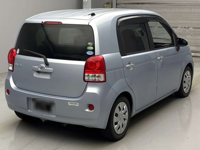 TOYOTA PORTE 2013
