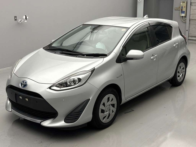 TOYOTA AQUA 2020