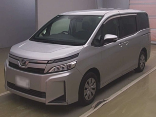 TOYOTA VOXY 2017