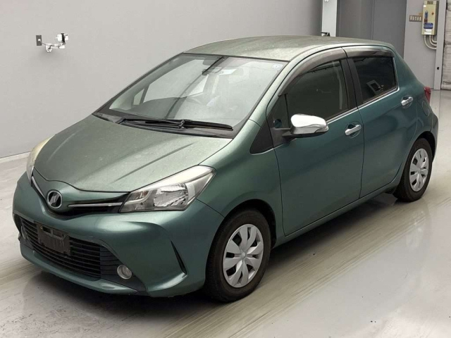 TOYOTA VITZ 2015