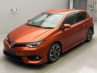 TOYOTA AURIS 2016