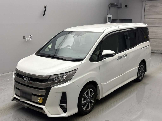 TOYOTA NOAH 2020