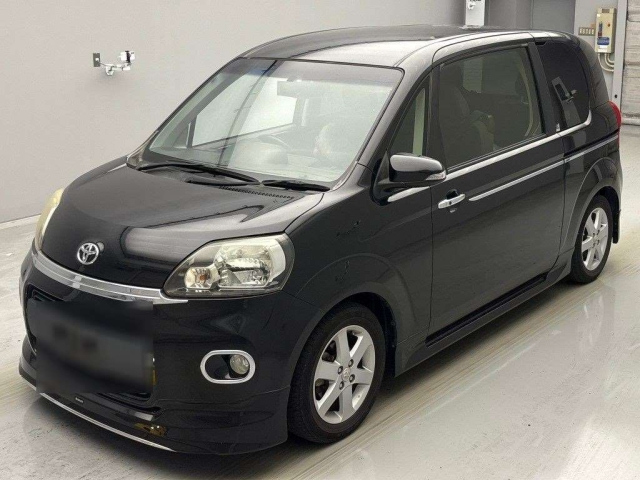 TOYOTA PORTE 2012