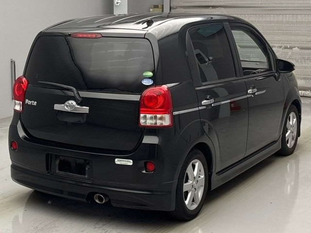 TOYOTA PORTE 2012