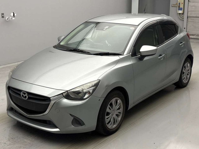 MAZDA DEMIO 2016