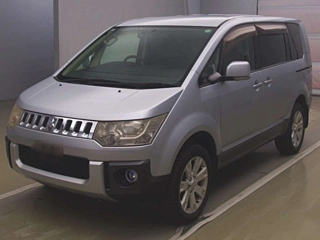 MITSUBISHI DELICA D5 2010