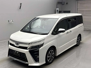 TOYOTA VOXY 2020