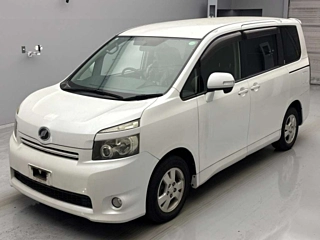 TOYOTA VOXY 2009