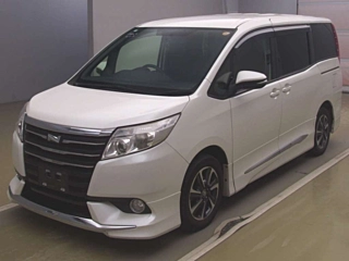 TOYOTA NOAH 2014