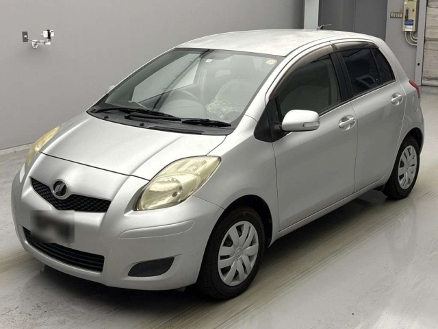 TOYOTA VITZ 2010