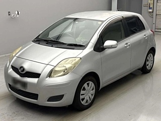 TOYOTA VITZ 2010