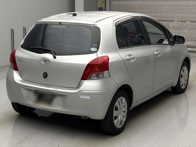 TOYOTA VITZ 2010