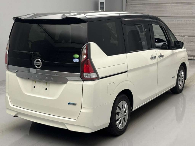 NISSAN SERENA 2017