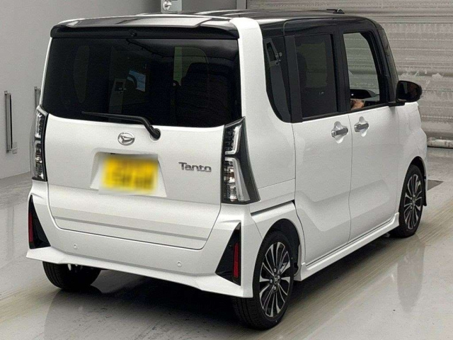 DAIHATSU TANTO 2024