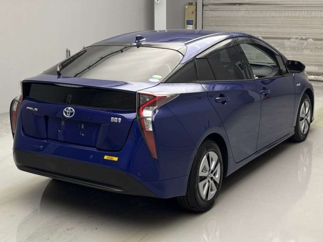 TOYOTA PRIUS 2018