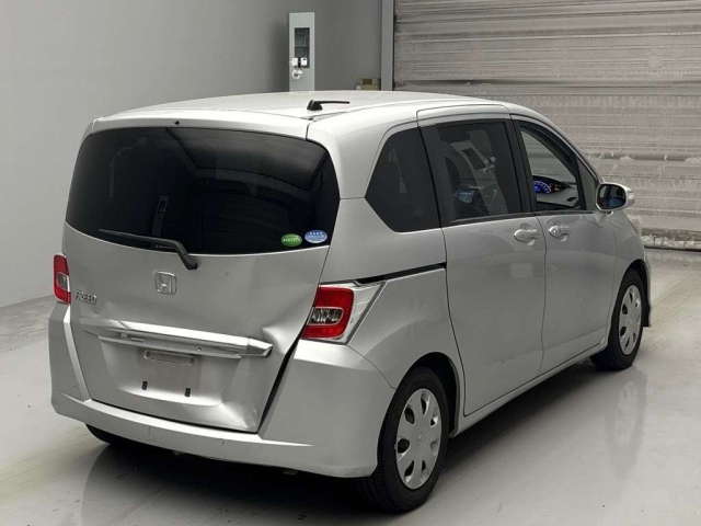 HONDA FREED 2015