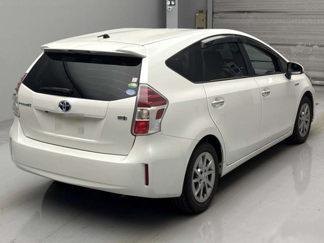 TOYOTA PRIUS ALPHA 2020