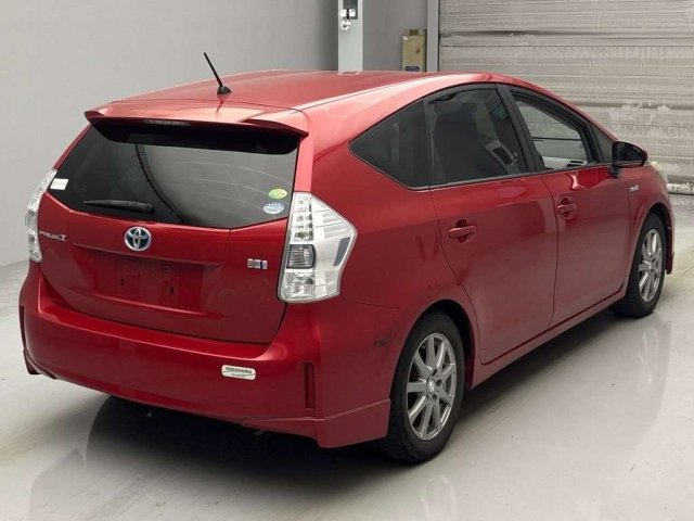 TOYOTA PRIUS ALPHA 2012