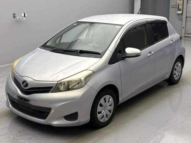 TOYOTA VITZ 2012
