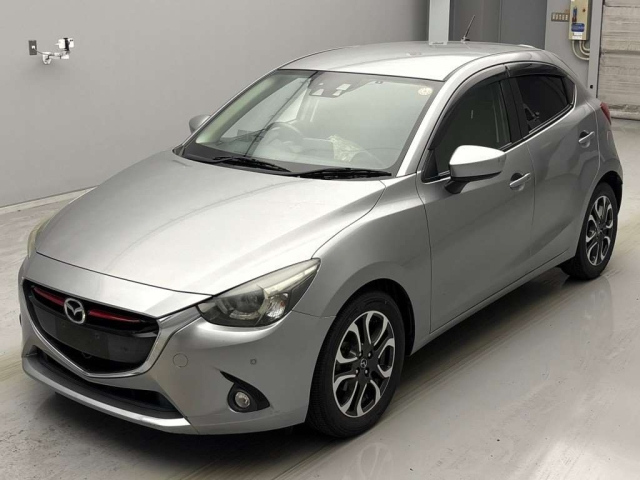 MAZDA DEMIO 2015