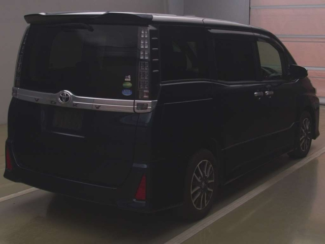 TOYOTA VOXY 2016