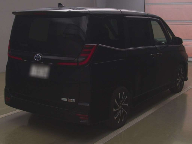 TOYOTA NOAH 2023
