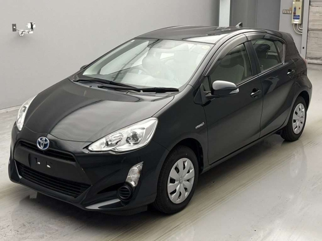 TOYOTA AQUA 2015