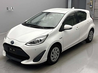 TOYOTA AQUA 2018