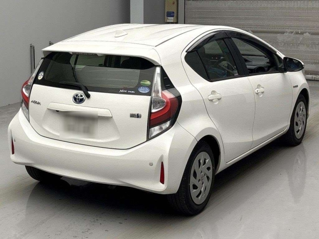 TOYOTA AQUA 2018