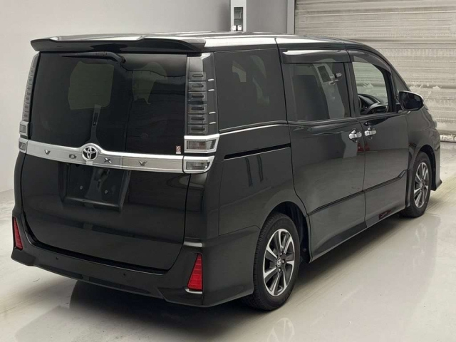 TOYOTA VOXY 2020