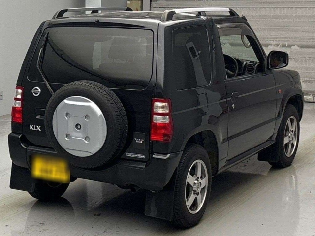 NISSAN KIX 2011