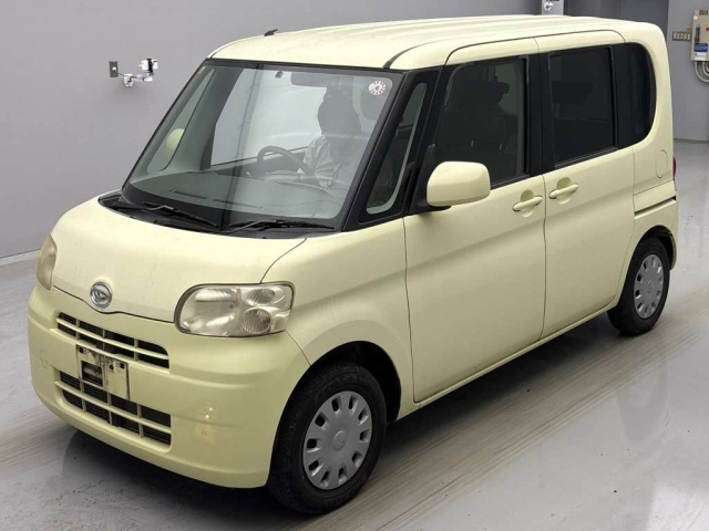 DAIHATSU TANTO 2010