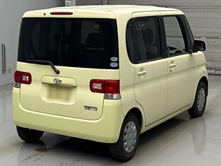 DAIHATSU TANTO 2010