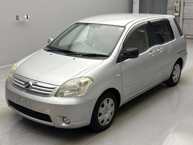 TOYOTA RAUM 2008