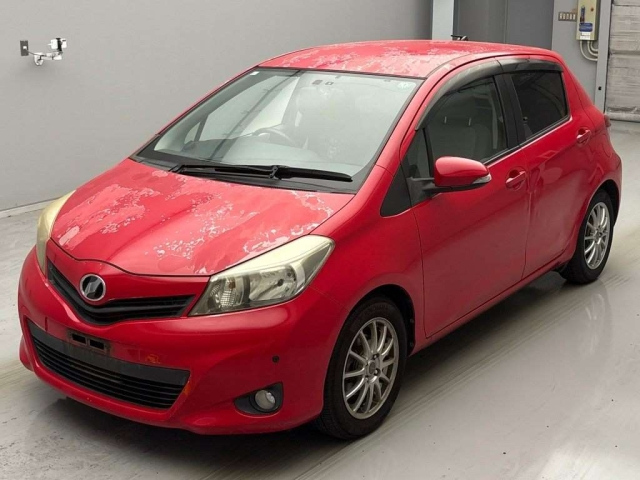 TOYOTA VITZ 2011