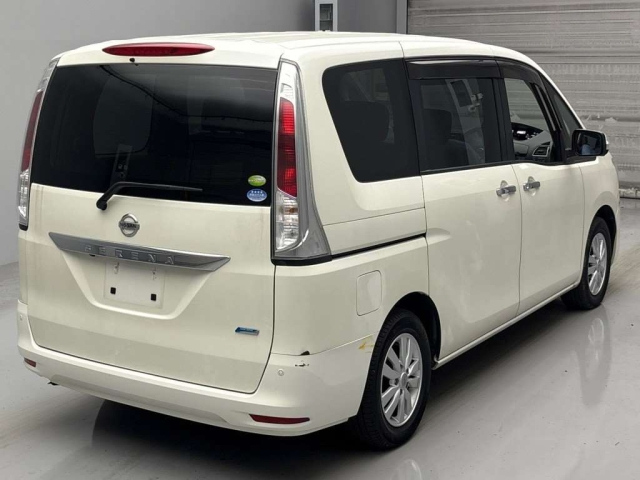 NISSAN SERENA 2011